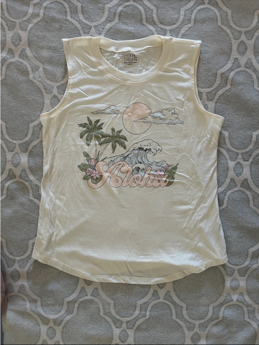 Time and Tru White Crewneck Tank